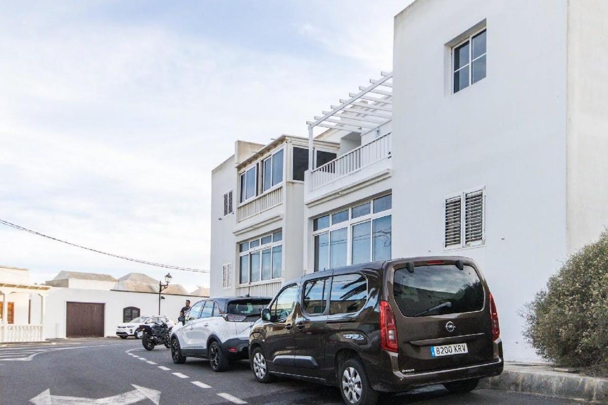 Apartamento Atenea San Bartolomé エクステリア 写真